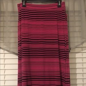 Long maxi skirt; striped pink & black